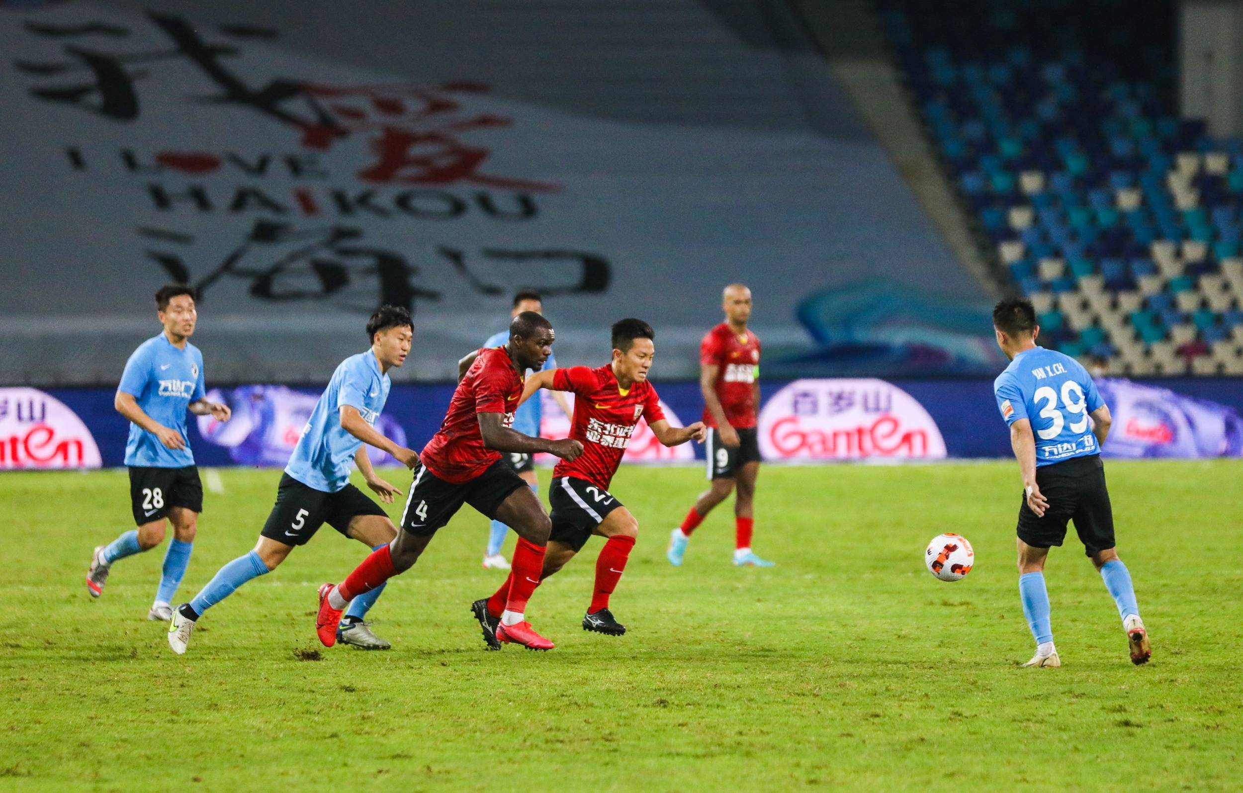 球和进攻屡 球和进攻屡