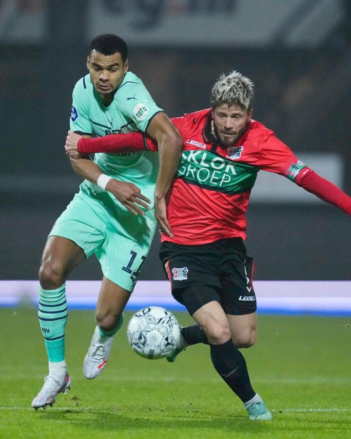 在此背景下 在此背景下