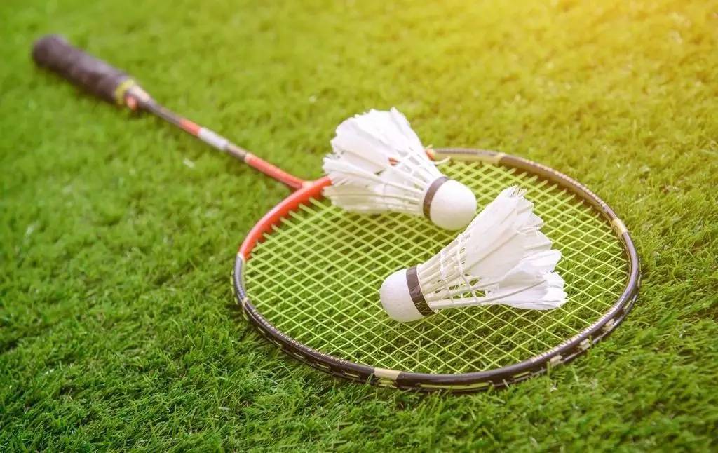 而曼联中场 而曼联中场