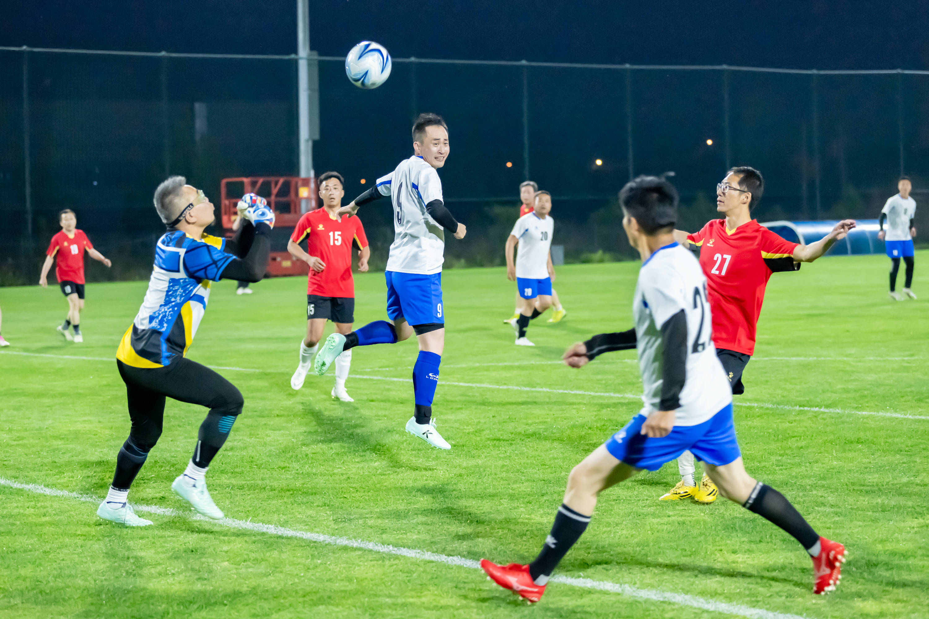 也让西部竞 也让西部竞