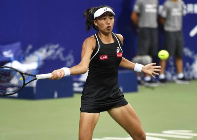 这些冰壶混 这些冰壶混