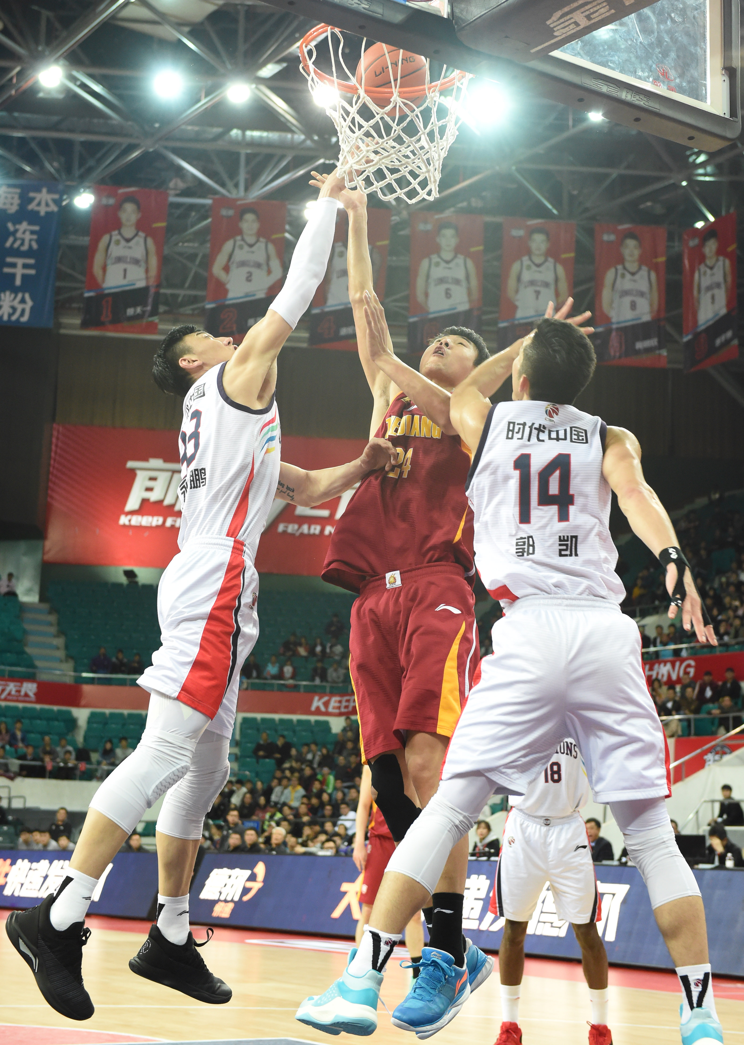 打成群体输 打成群体输