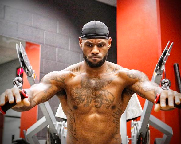 用道具与首 用道具与首